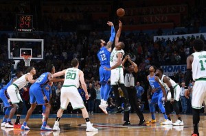 NBA-爱德华兹45分准绝杀尼克斯，森林狼加时逆转登顶东部