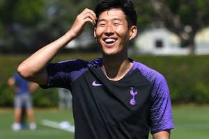  英超亚洲球员闪耀，三镇外援齐建功  