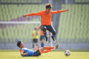 25, AC米兰租借小将梅开二度击溃强敌  